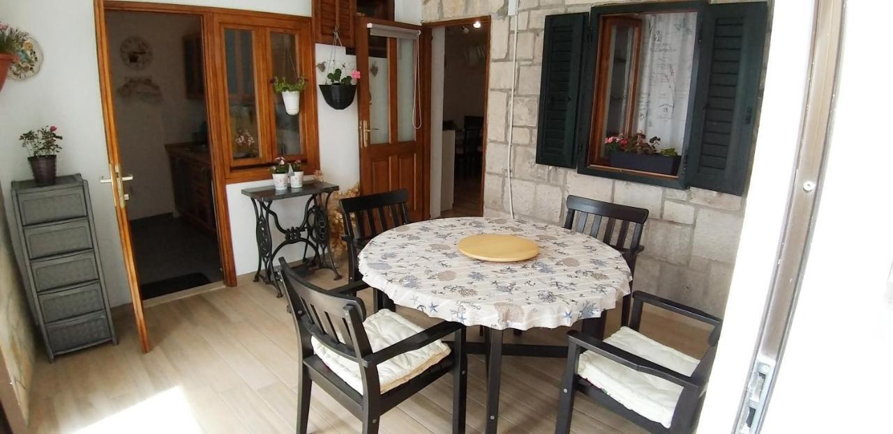 Apartment Pjaca Postira Buitenkant foto